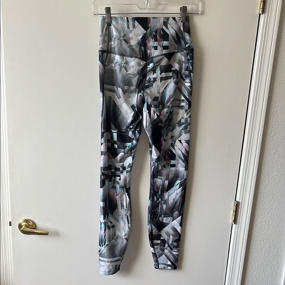 Nike Dri-FIT Multicolor Abstract Leggings - Picture 3 of 7